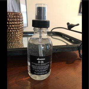 Davines OI Oil.  4.56 oz / 135 ml.   New.